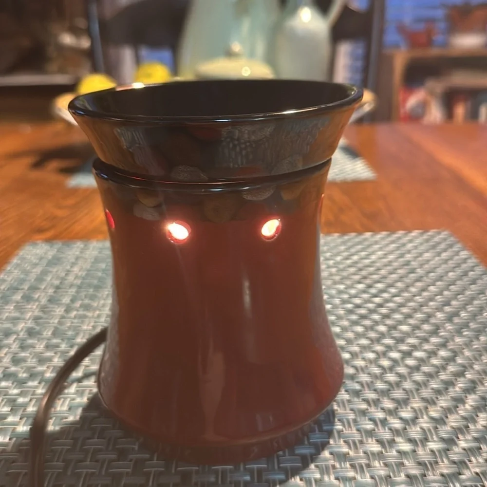 Scentsy “Palette” Red Wax Warmer